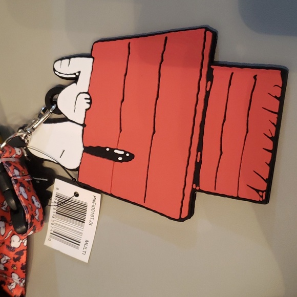 Peanuts Snoopy on Doghouse Lanyard NWT - Picture 3 of 4